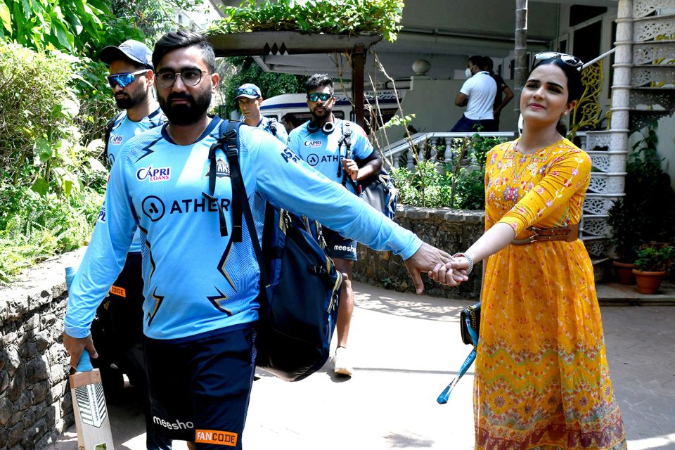 Tewatia in Mumbai with his wife: "There were times my family would switch on the TV and wouldn't see my name in the XI. After four to five matches in 2020, I told them, you don't need to be sad. You will not need to switch off the TV anymore"