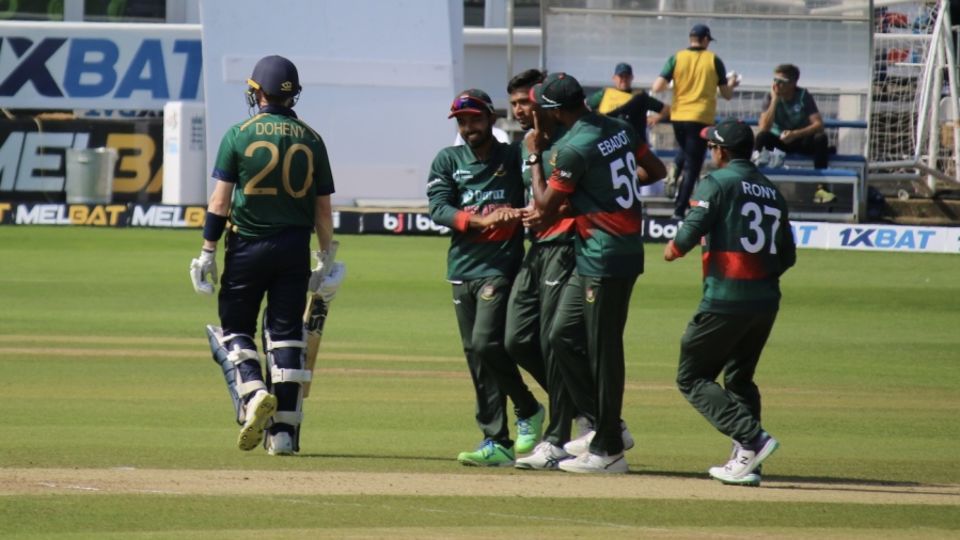 Mustafizur Rahman finished with 4 for 44