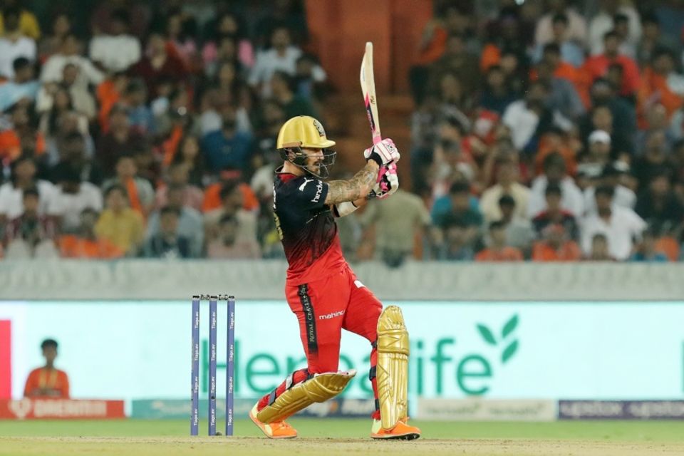 Faf du Plessis pulls one away