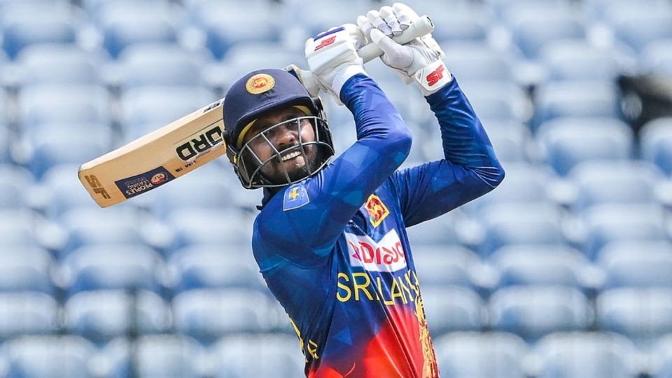 Dhananjaya de Silva whacks one away during his 29 not out off 24 balls