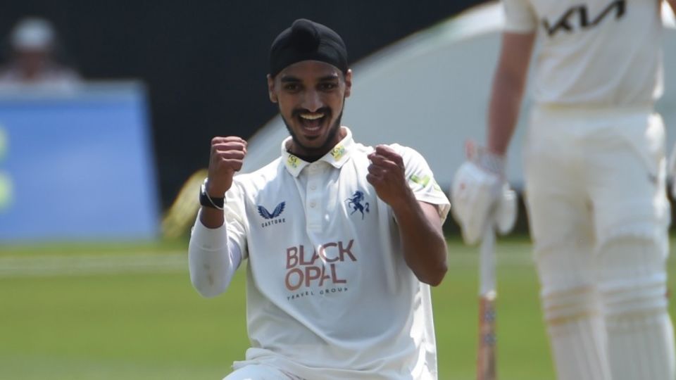 Arshdeep Singh trapped Ben Foakes lbw for his first Championship wicket