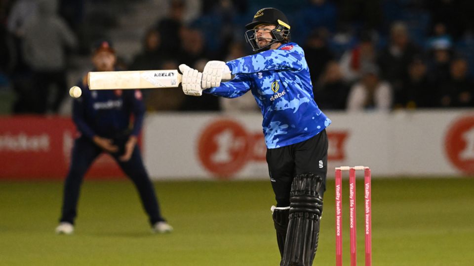 Oli Carter set-up a shock win for Sussex