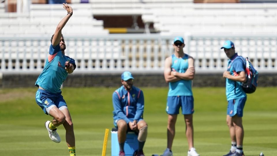 Mitchell Starc gets into bowling rhythm