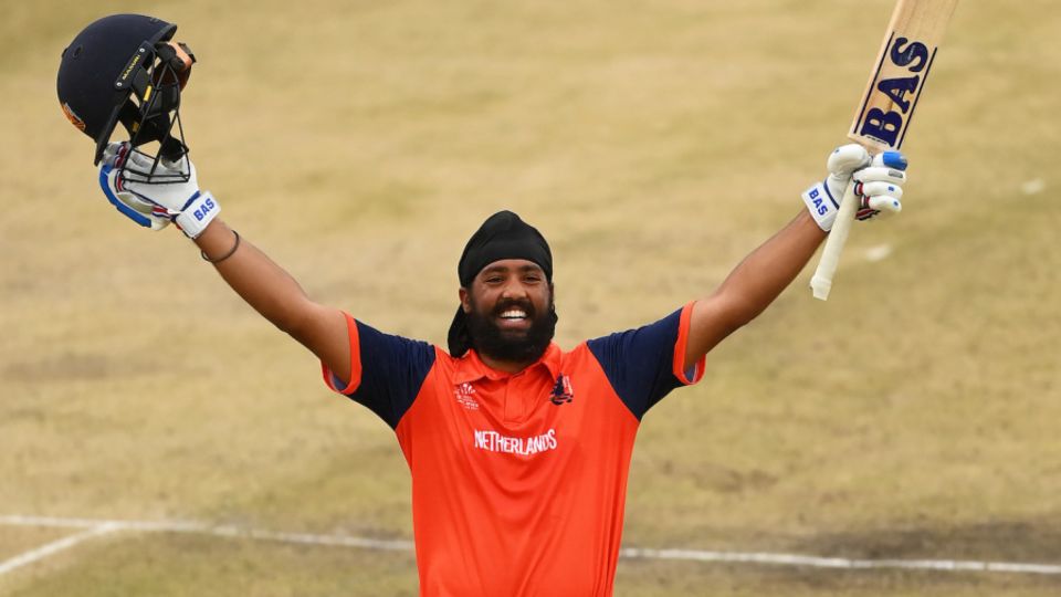 Vikramjit Singh brought up his first ODI century, off 102 balls