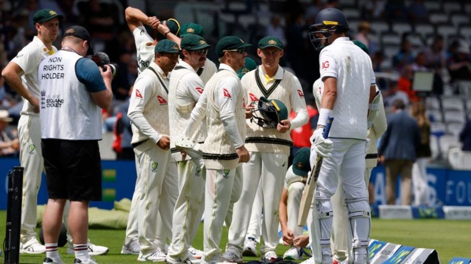 Stuart Broad: 'I am always better when I'm in a bit of a battle. I normally try and pick a fight with someone on the opposition but on this occasion I picked a fight with the whole team'