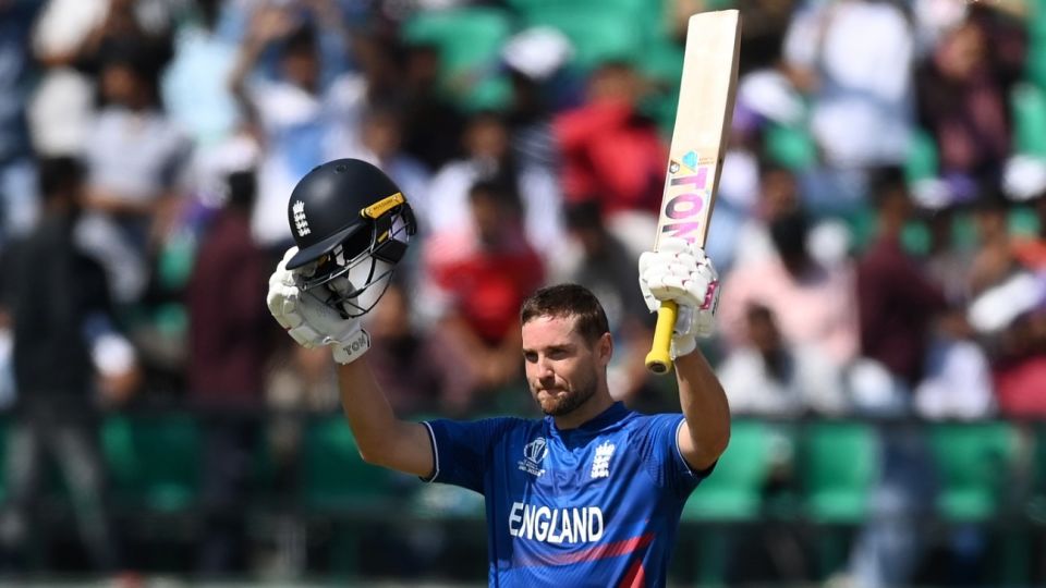 Dawid Malan brings up his sixth ODI hundred, off 91 balls