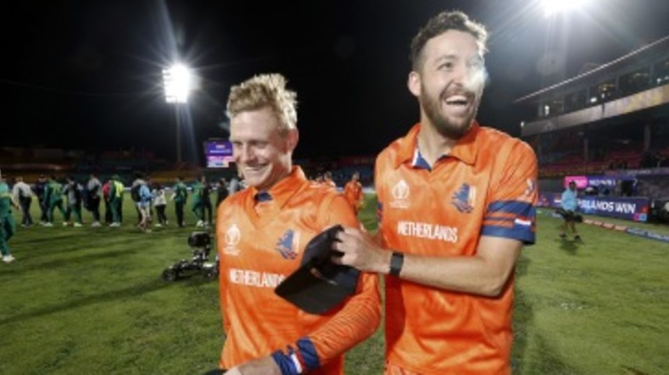 Paul van Meekeren with Sybrand Engelbrecht after the win