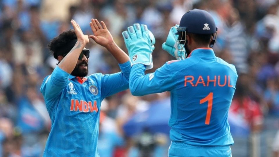 Ravindra Jadeja trapped Najmul Hossain Shanto in front