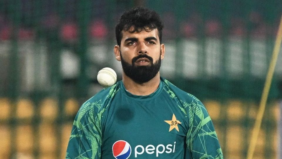 Shadab Khan may not make it to Pakistan's XI against Australia