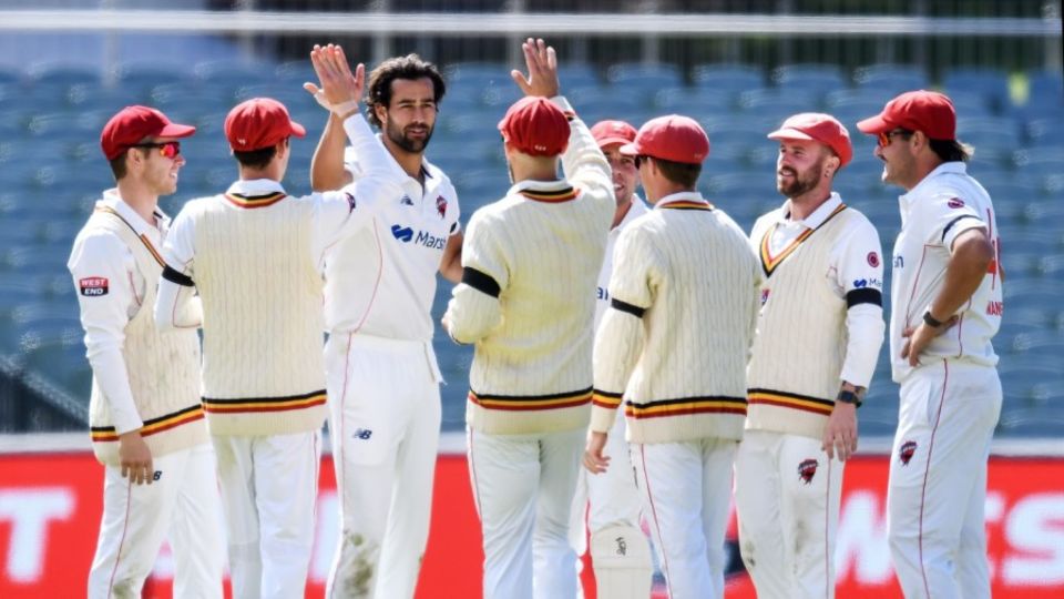 Wes Agar claimed career-best figures of 6 for 42