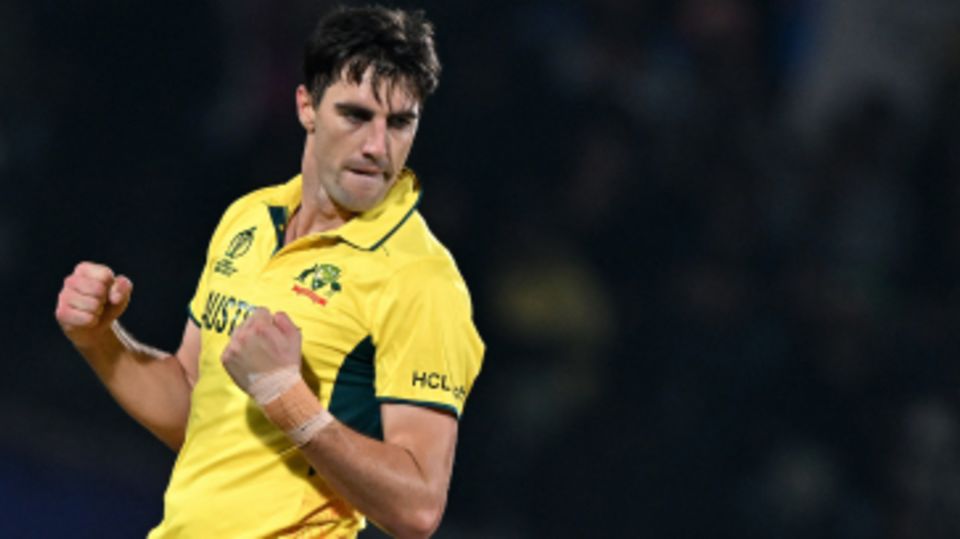 Pat Cummins took two wickets in the final powerplay