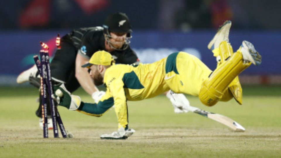 Josh Inglis ran out James Neesham to leave New Zealand needing six runs off the last ball