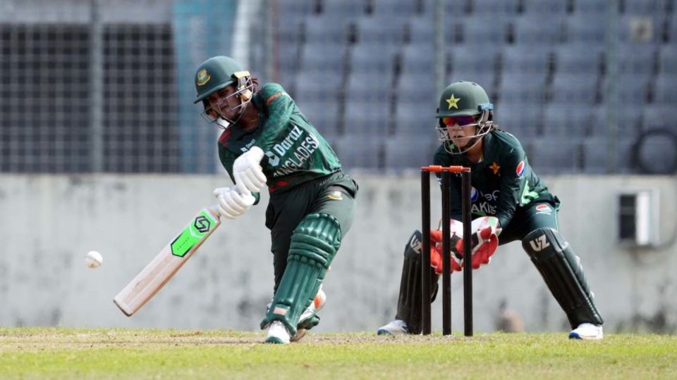 Nigar Sultana held Bangladesh's innings together with 54 off 104 balls