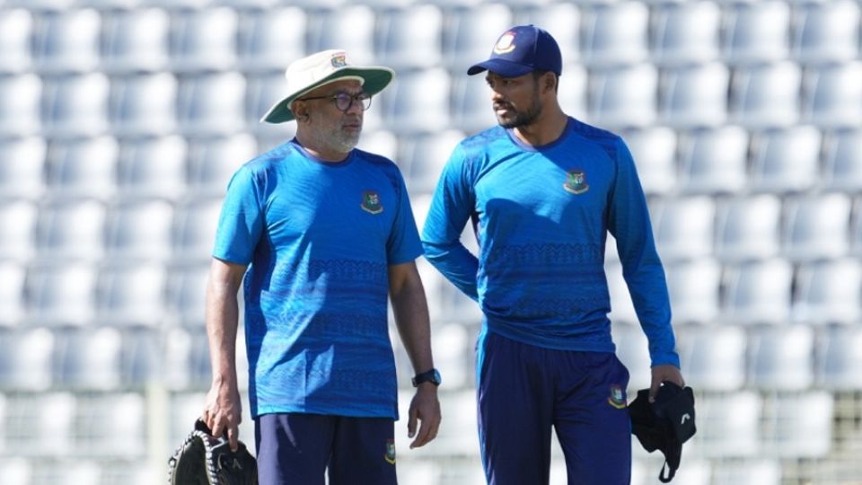 Bangladesh captain Najmul Hossain Shanto has a chat with head coach Chandika Hathurusinghe