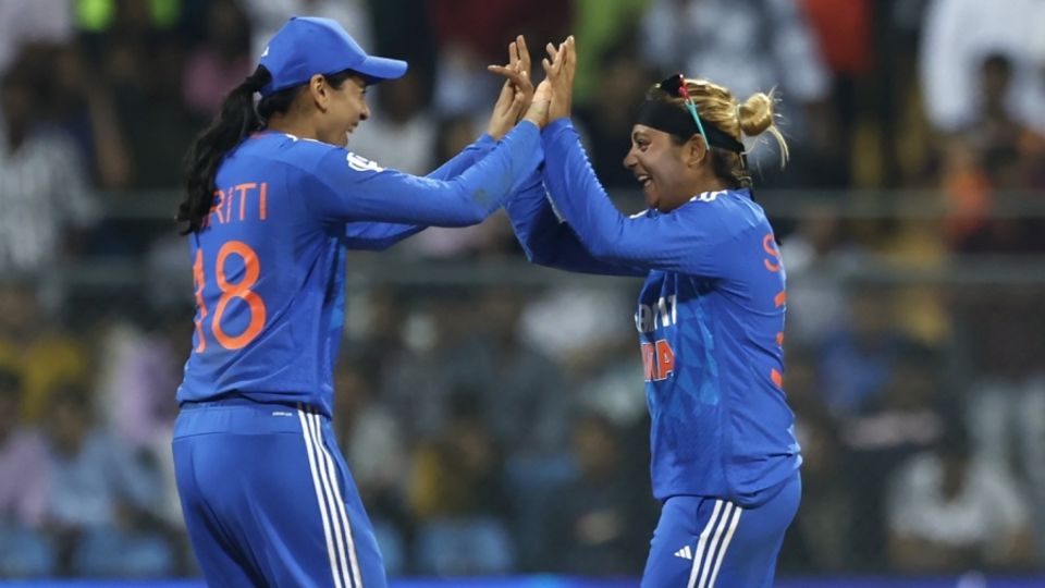 Saika Ishaque ran through the England middle order