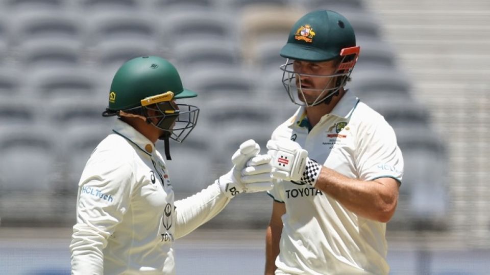 Usman Khawaja and Mitchell Marsh had a rapid partnership