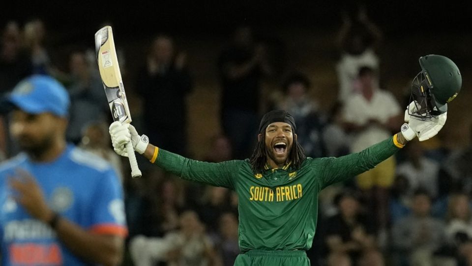 Tony de Zorzi scored his maiden ODI century in testing conditions