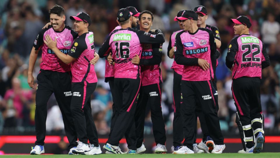 Ben Dwarshuis defended 18 runs off the final over