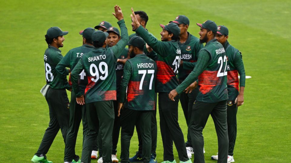 Bangladesh dealt New Zealand some big blows early on