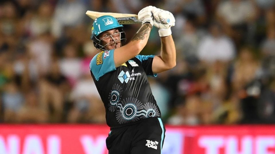Brown goes big in a late-season game against Sydney Sixers, where he made 43 off 31 in a chase of 102