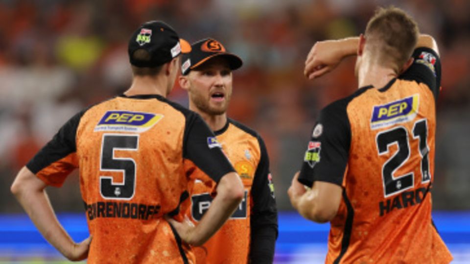 Jason Behrendorff, Laurie Evans and Aaron Hardie have a discussion