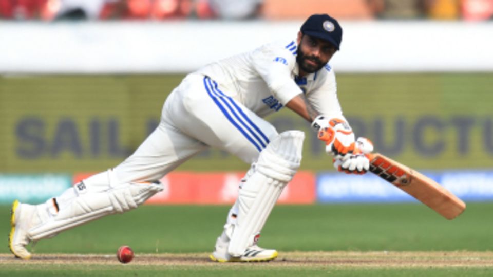 Ravindra Jadeja mixed attack with good defence