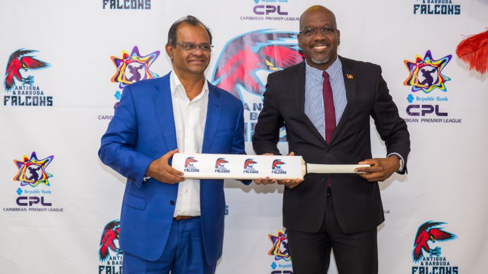 Krishna Persaud (left) at the ceremony to unveil Antigua & Barbuda Falcons
