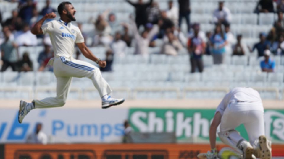 Akash Deep's sizzling spell left Zak Crawley castled
