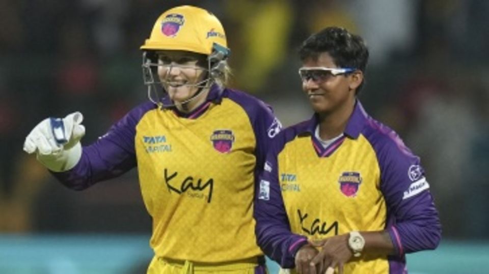 Deepti Sharma ended Smriti Mandhana's stay