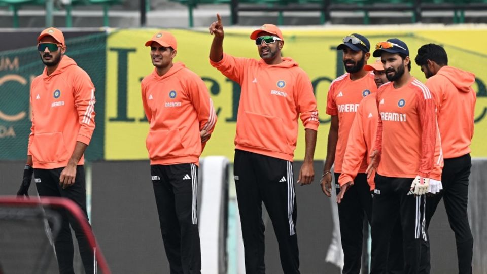 Axar Patel, Shubman Gill, R Ashwin, Jasprit Bumrah, Sarfaraz Khan and Rajat Patidar in training