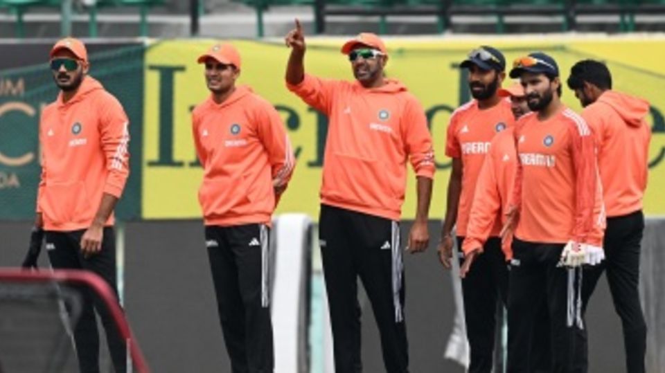 Axar Patel, Shubman Gill, R Ashwin, Jasprit Bumrah, Sarfaraz Khan and Rajat Patidar in training