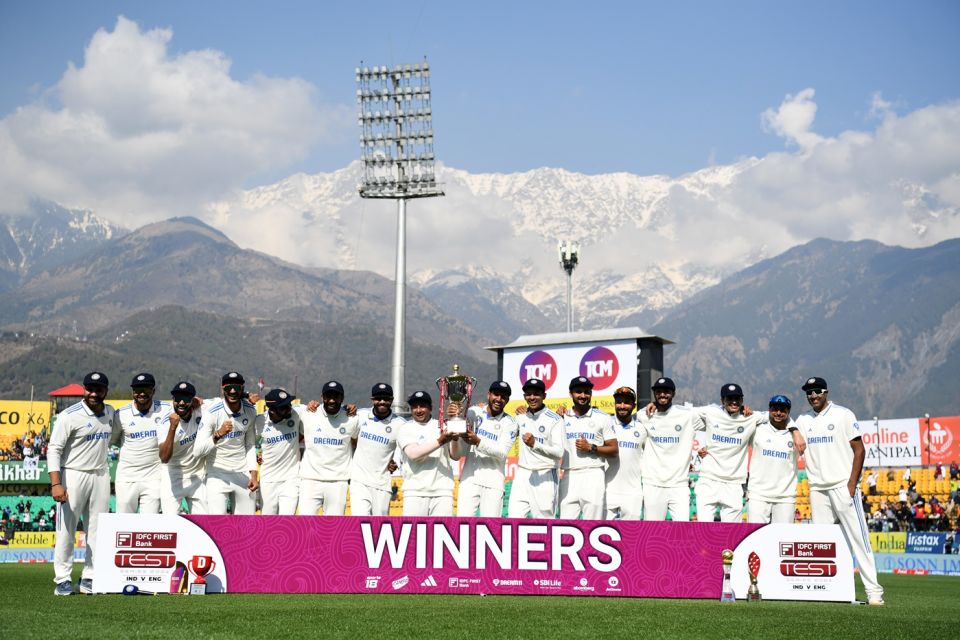India celebrate their 4-1 win over England