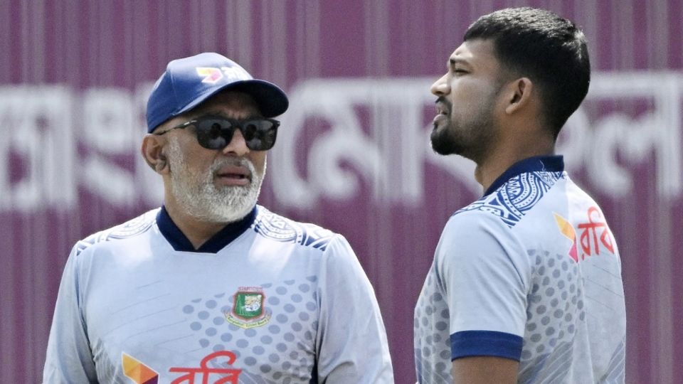 Chandika Hathurusinghe and Najmul Hossain Shanto work out their plans