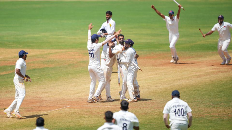 Dhawal Kulkarni took the final wicket to seal Mumbai's victory