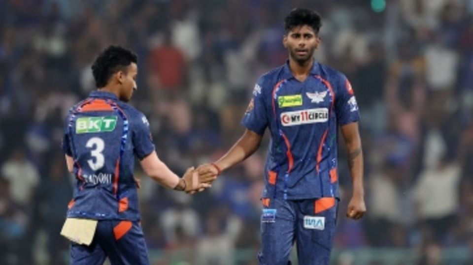 Mayank Yadav took the first two wickets for LSG