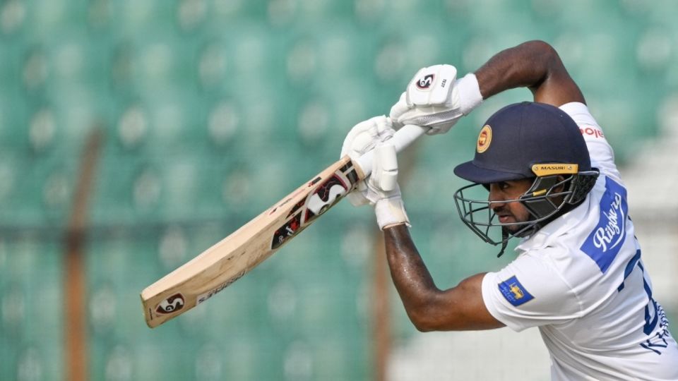 Kamindu Mendis was in fantastic touch again, finishing unbeaten on 92