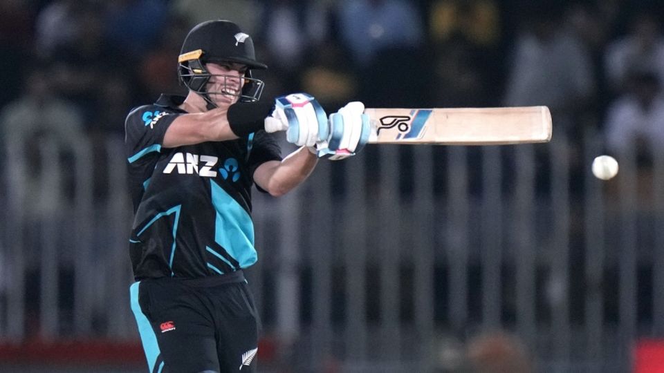 Mark Chapman hammered an unbeaten 87 off 42 balls