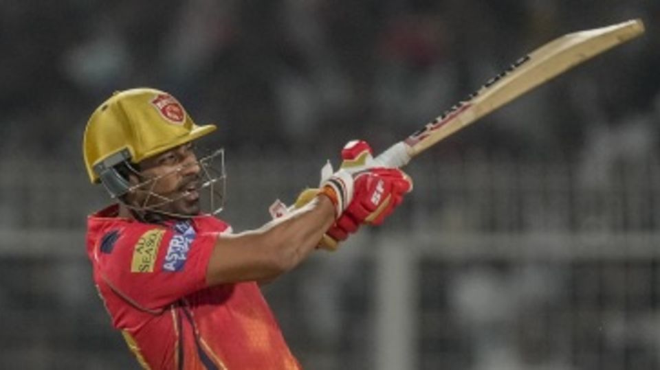 Shashank Singh clubbed Dushmantha Chameera for three sixes in the 17th over