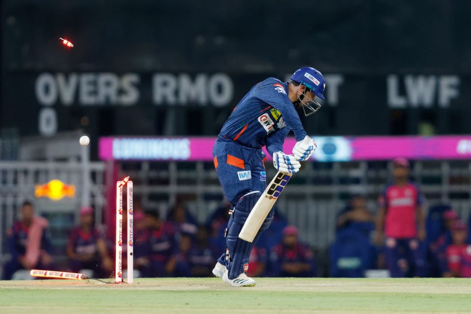 Quinton de Kock lost his stumps to Trent Boult in the first over of the game