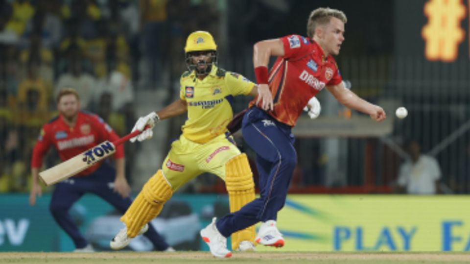 Ruturaj Gaikwad and Sam Curran tussled in the powerplay