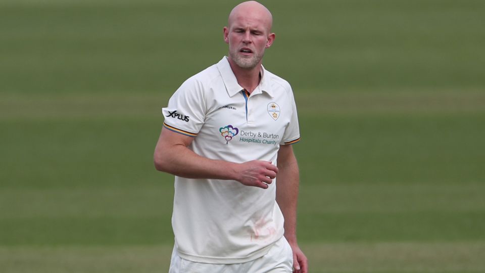 Zak Chappell claimed 4 for 55 to tighten Derbyshire's grip