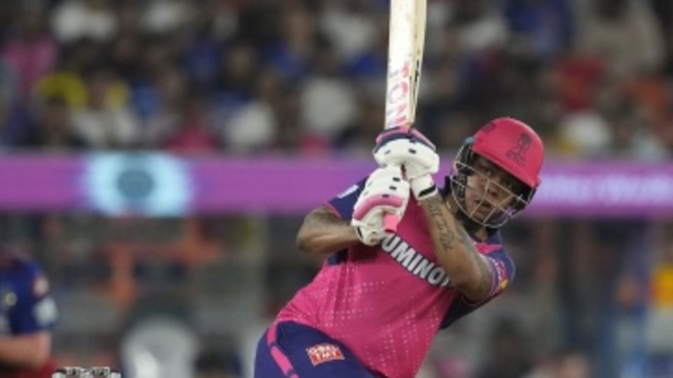 Shimron Hetmyer's boundaries kept Rajasthan Royals in control of the chase 