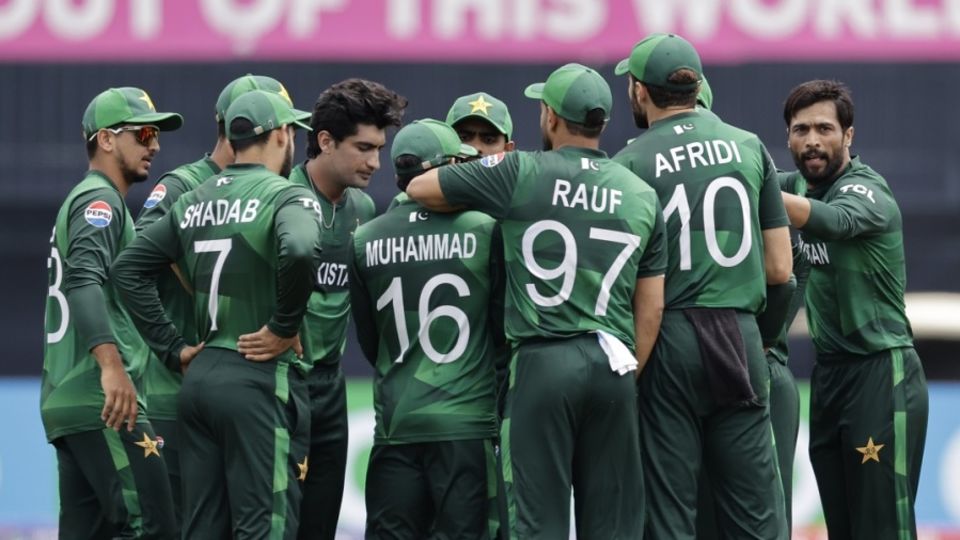 The Pakistan team desperately need a W on the board