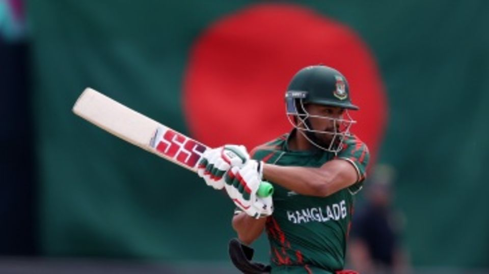 Najmul Hossain Shanto pulls