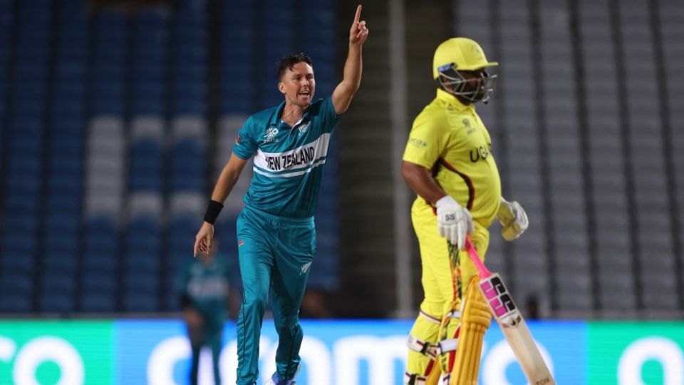 Trent Boult produced a double-strike in his first over