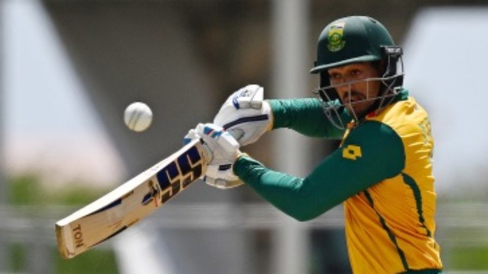 Quinton de Kock raced away in the powerplay