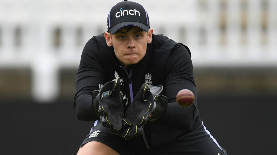 Jamie Smith is set to take the gloves for England