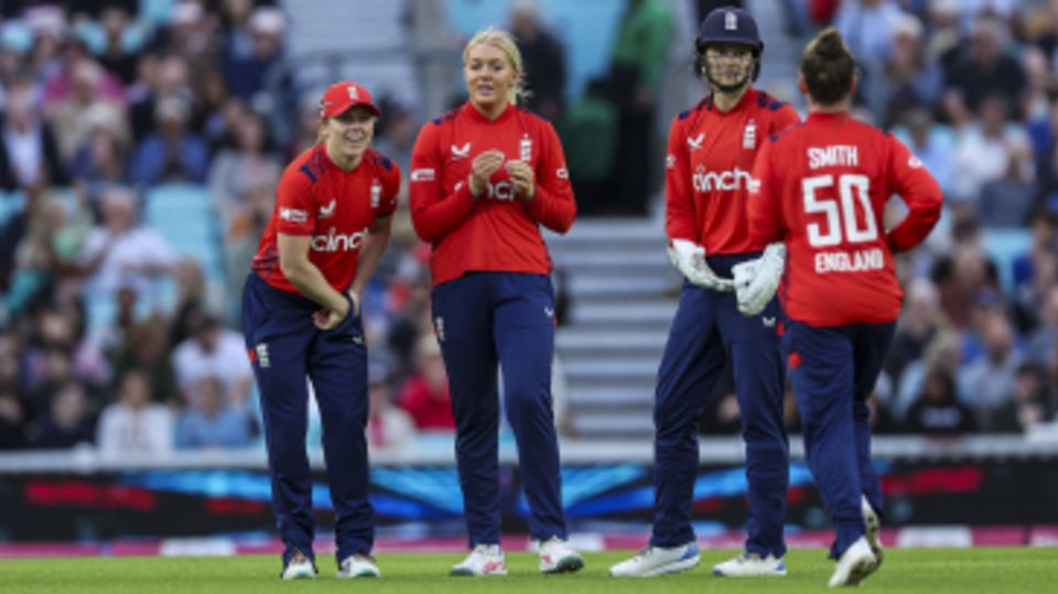 Sarah Glenn picked up a four-wicket haul