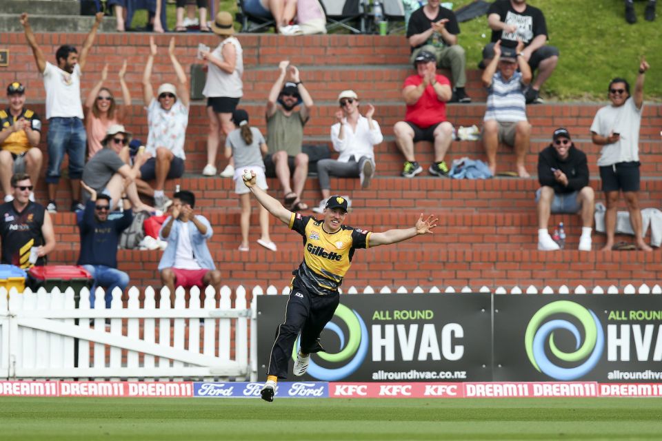 Phillips rates Logan Van Beek's one-handed diving catch in the 2021 Super Smash among the best he's seen