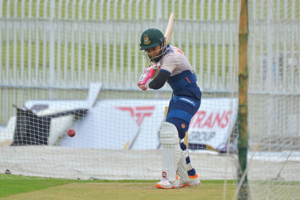 Mushfiqur Rahim tunes up for the second Test against Pakistan